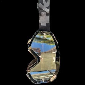 Wonderful pair of SPY Goggles.Normal wear.8 out of 10 condition.